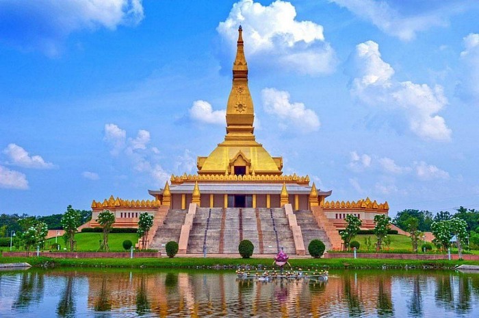 Book a taxi Roi Et