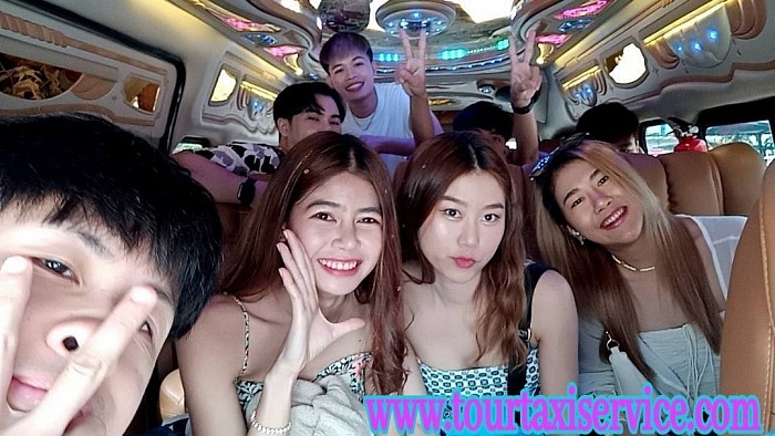 เหมารถตู้ VIP พร้อมคนขับรายวัน